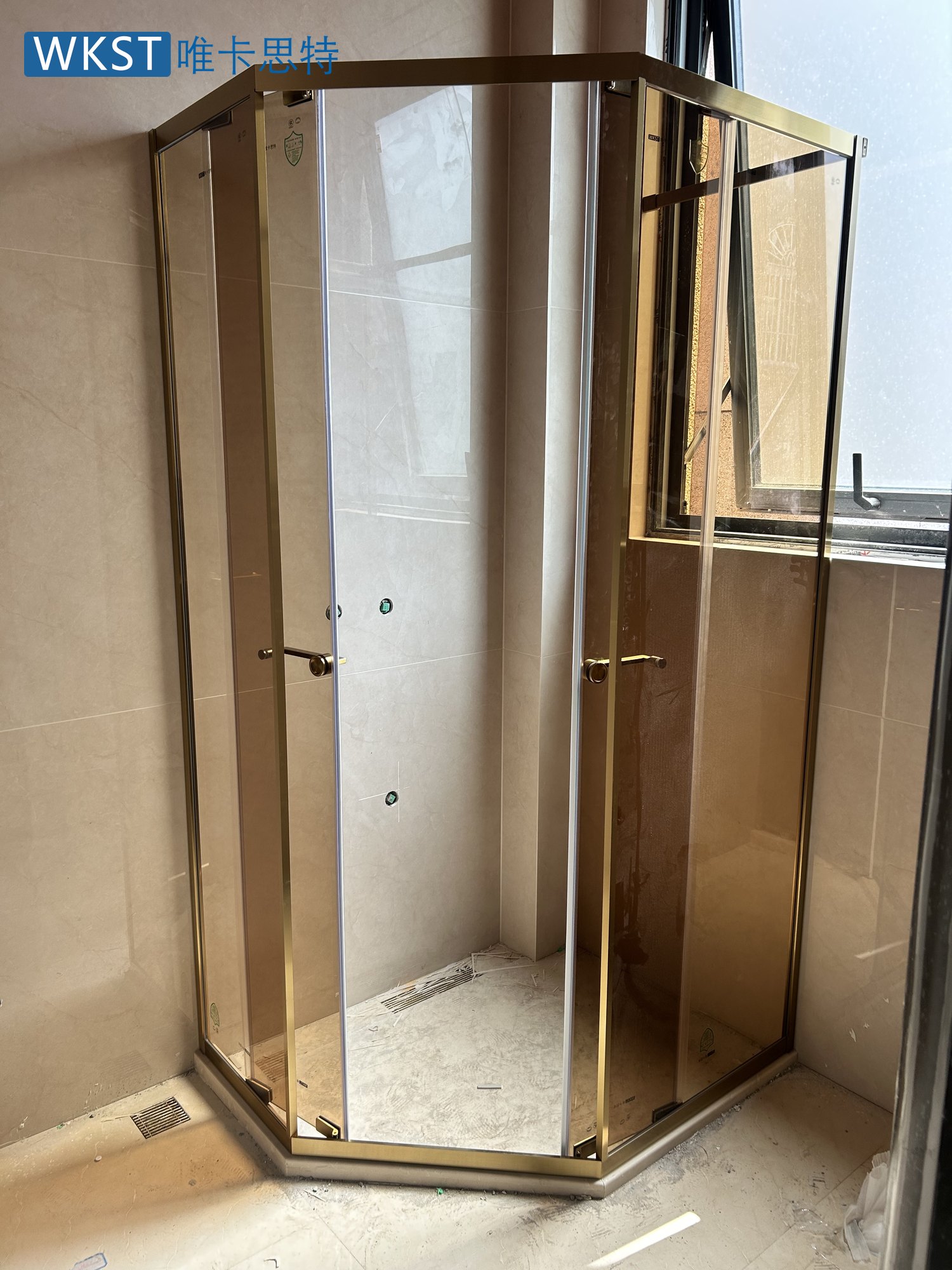 西樵自建房淋浴房案例 三楼 · 钻石型位置 4.三楼钻石型SK05安装后开门效果