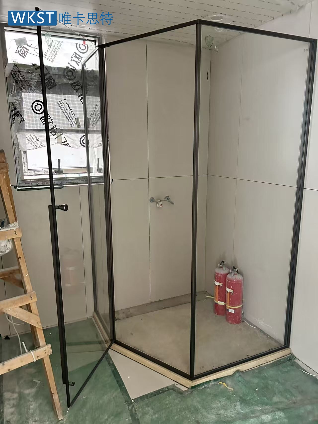 顺德碧桂园别墅淋浴房案例 一楼 · 公卫 一楼公卫钻石型安装后开门图