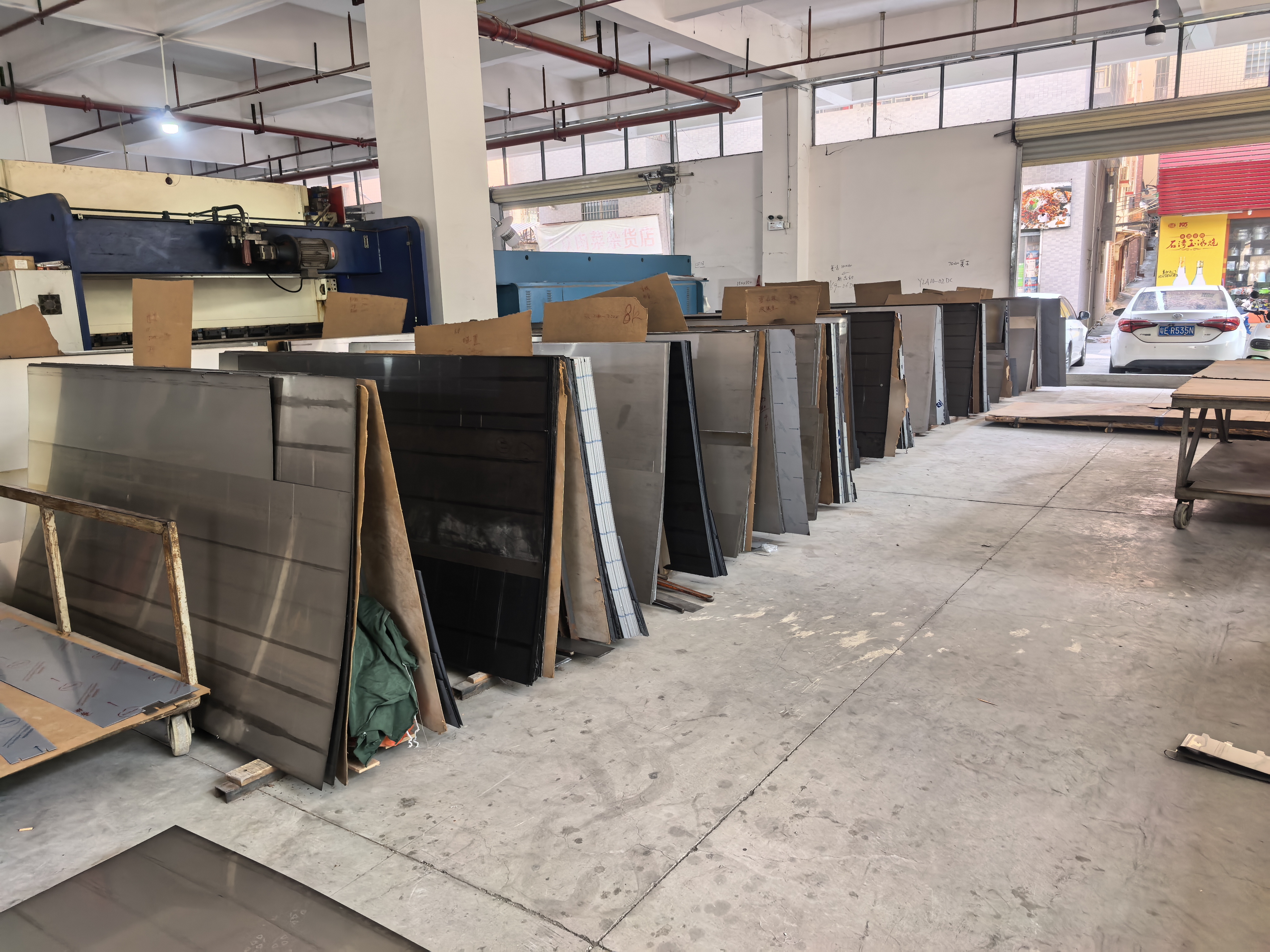 WKST 不锈钢型材加工 板材储存区1
